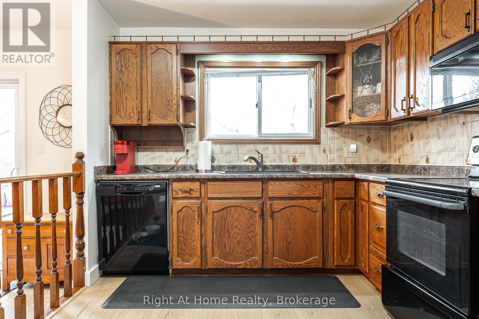 34 White Street Property Photo 13