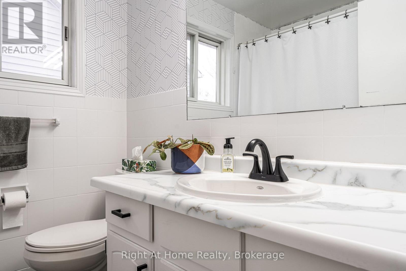 34 White Street Property Photo 32