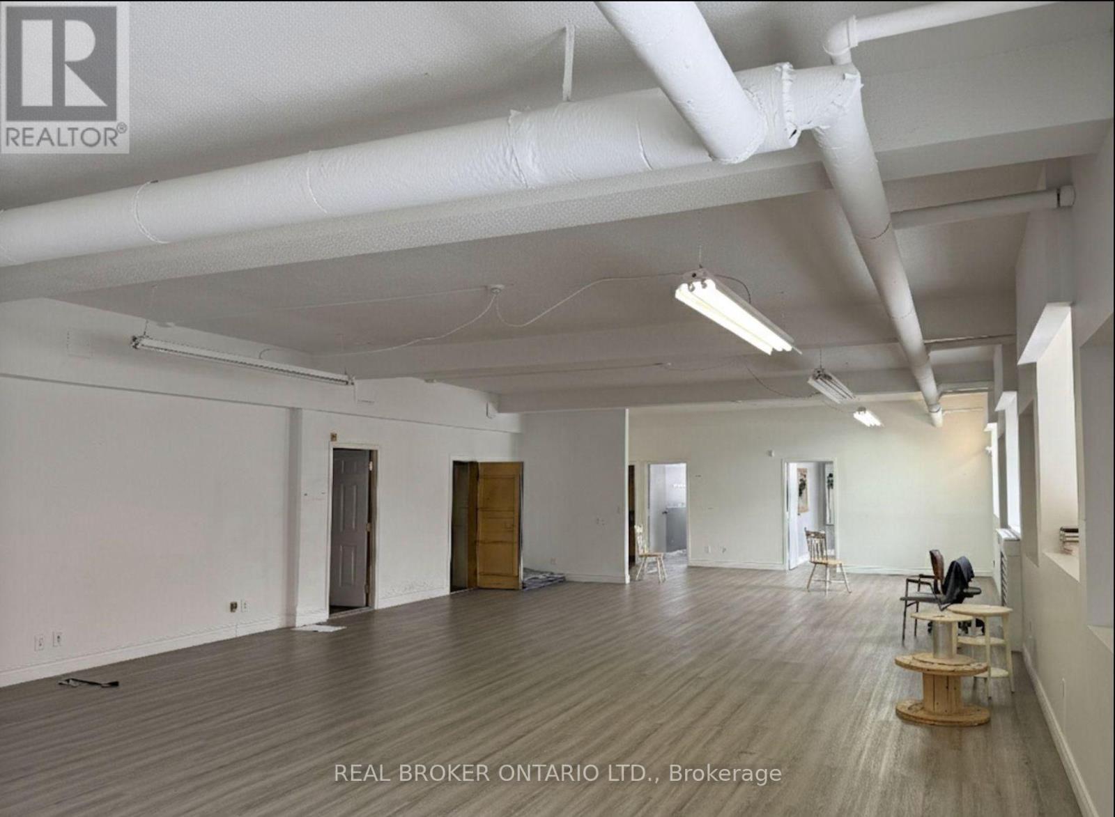 100 B - 231 Bay Street N Property Photo 7