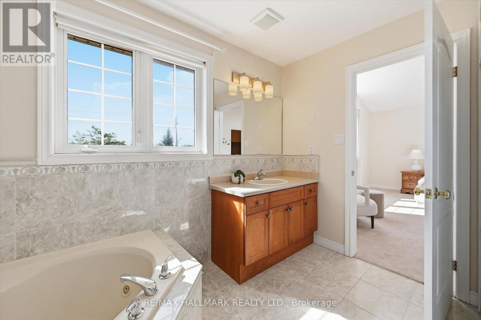 82 Second Road W Property Photo 34