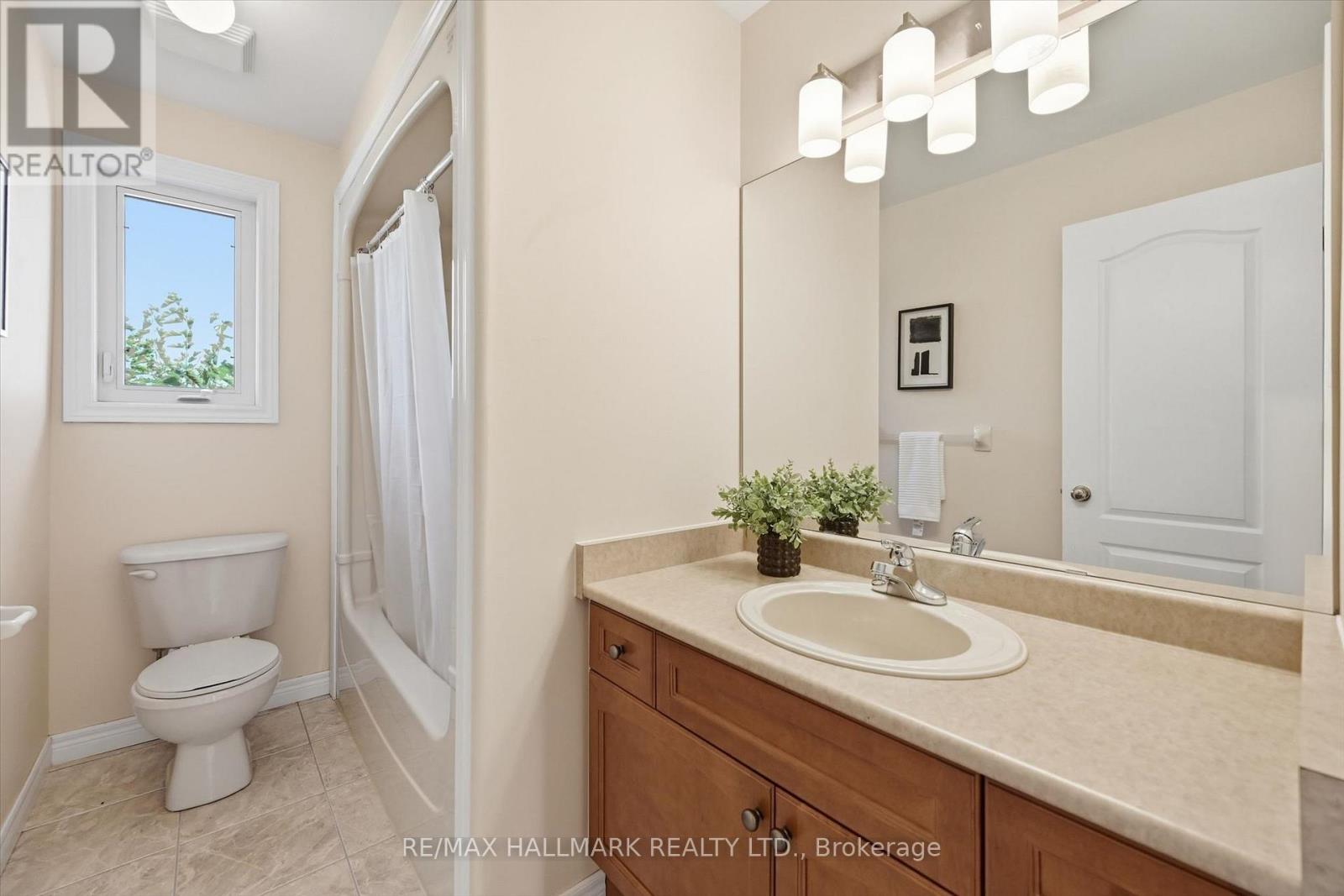 82 Second Road W Property Photo 42