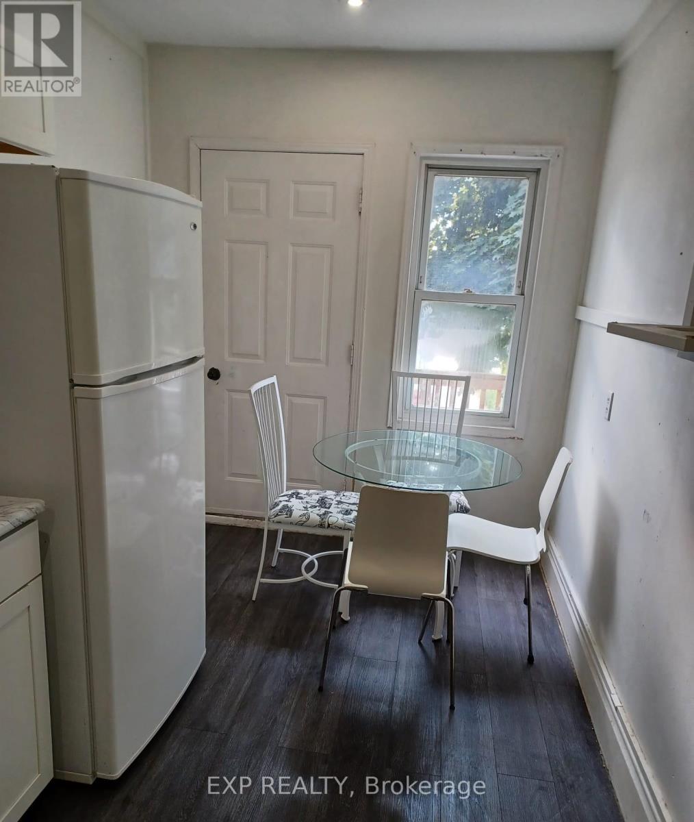 90 Sherman Avenue N Property Photo 6