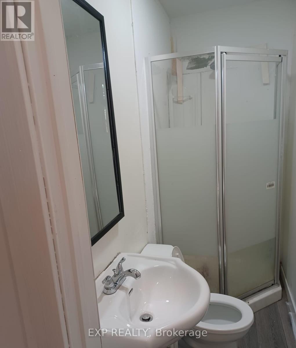 90 Sherman Avenue N Property Photo 7