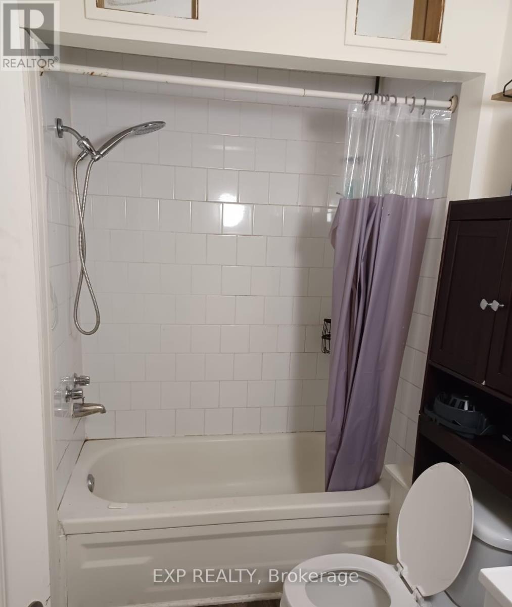 90 Sherman Avenue N Property Photo 8