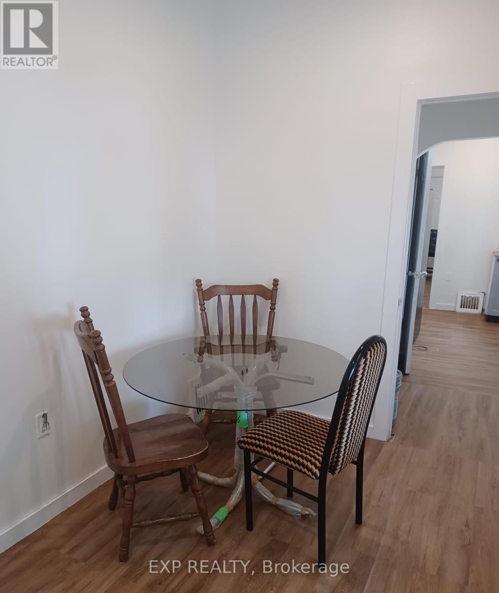 90 Sherman Avenue N Property Photo 10