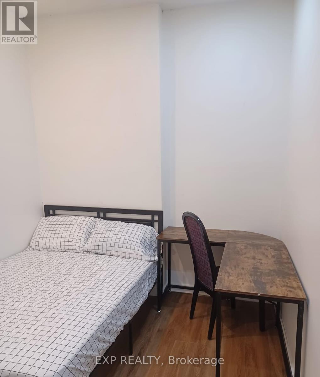 90 Sherman Avenue N Property Photo 12