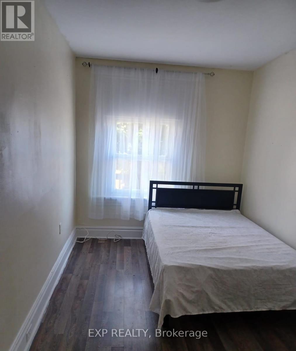 90 Sherman Avenue N Property Photo 14