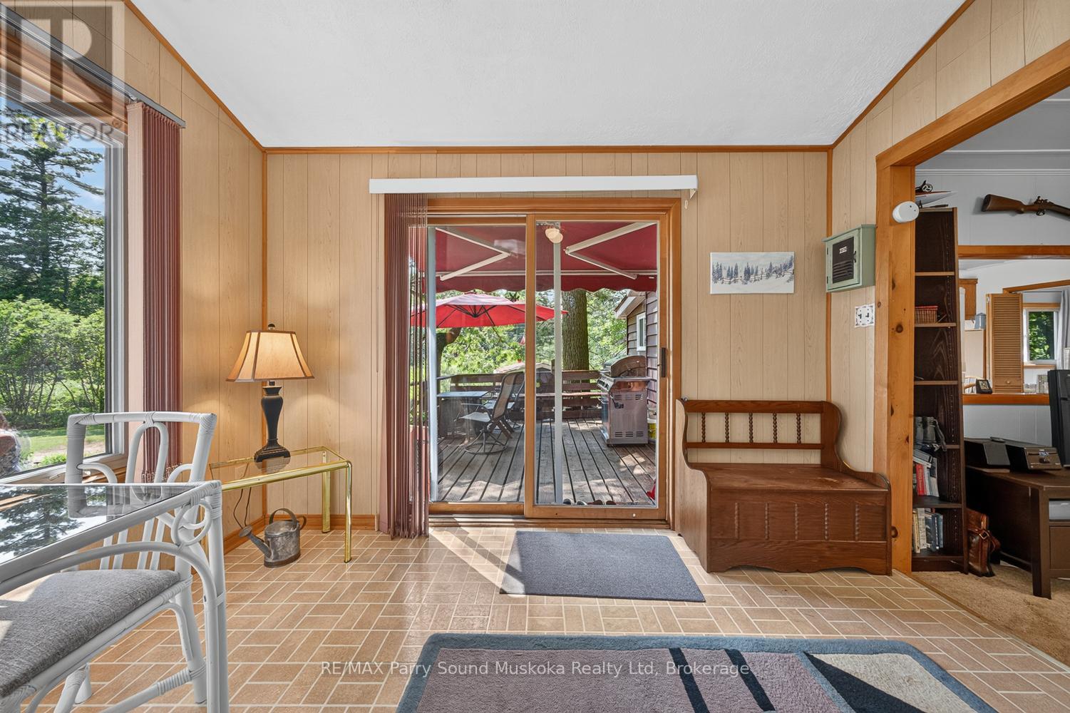 101 Chain Of Lakes Road Property Photo 15