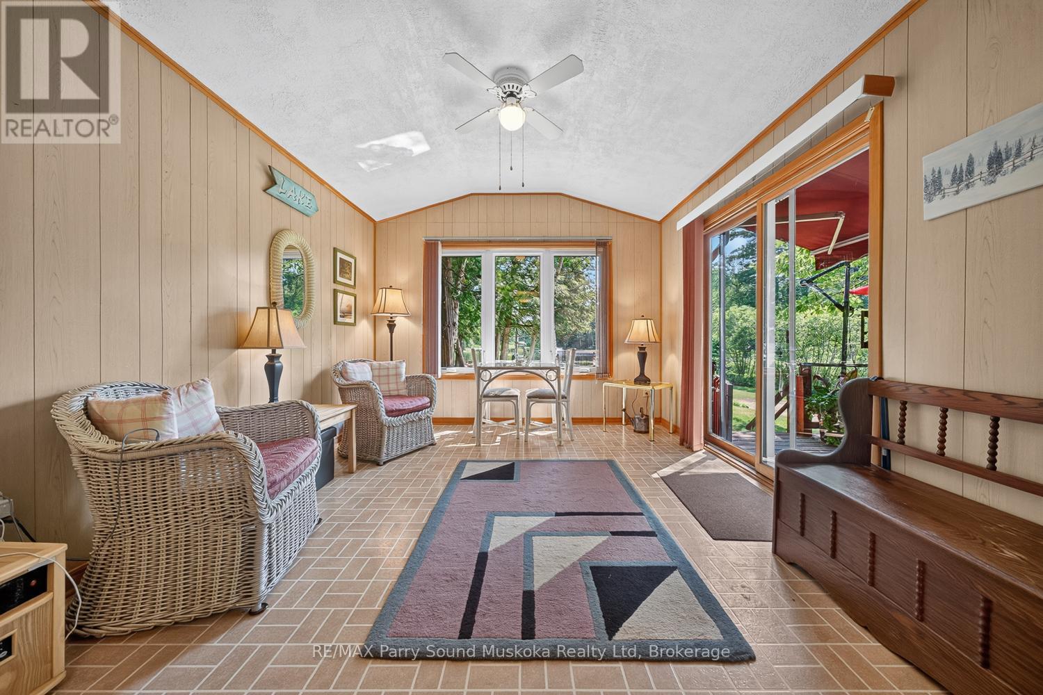 101 Chain Of Lakes Road Property Photo 17
