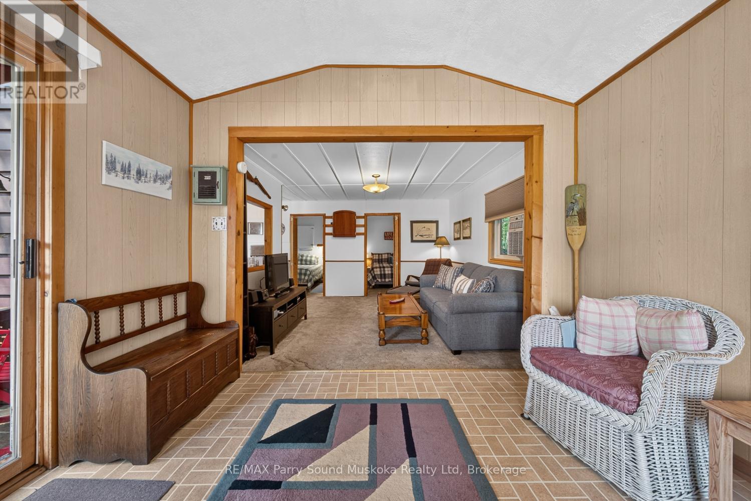 101 Chain Of Lakes Road Property Photo 20