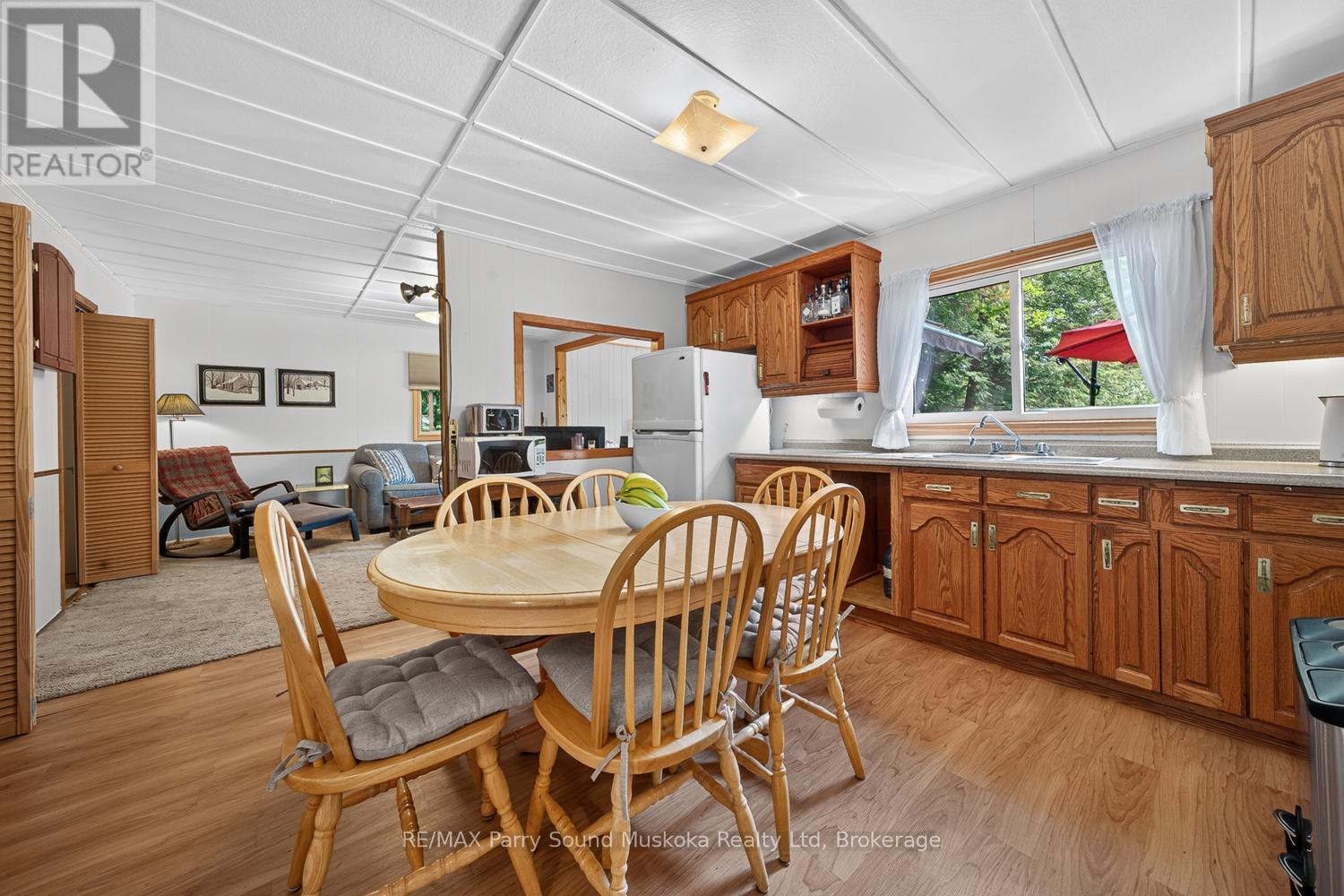 101 Chain Of Lakes Road Property Photo 27