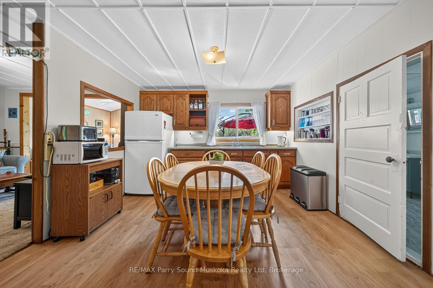 101 Chain Of Lakes Road Property Photo 28