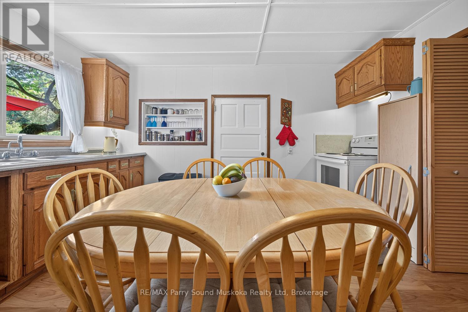 101 Chain Of Lakes Road Property Photo 30