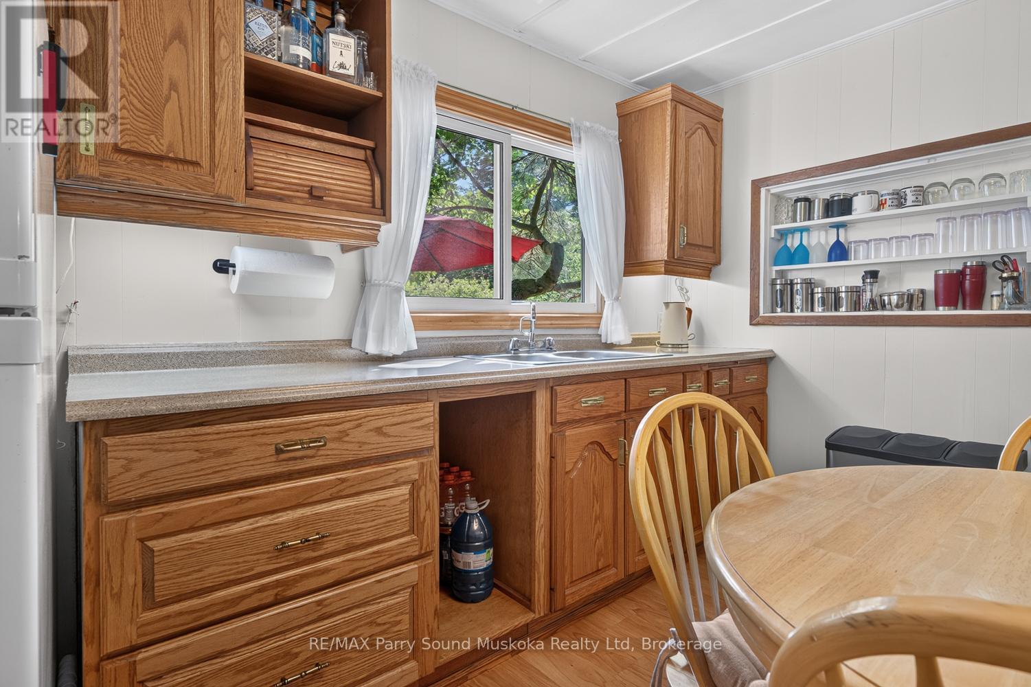 101 Chain Of Lakes Road Property Photo 33