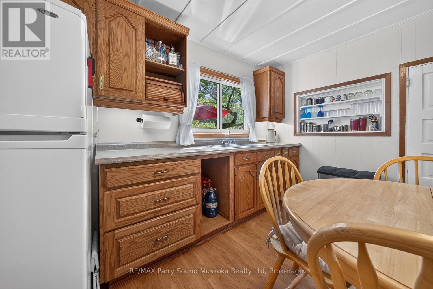 101 Chain Of Lakes Road Property Photo 34