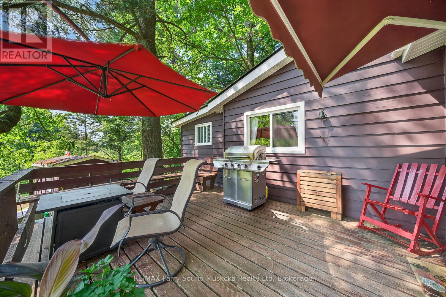 101 Chain Of Lakes Road Property Photo 43