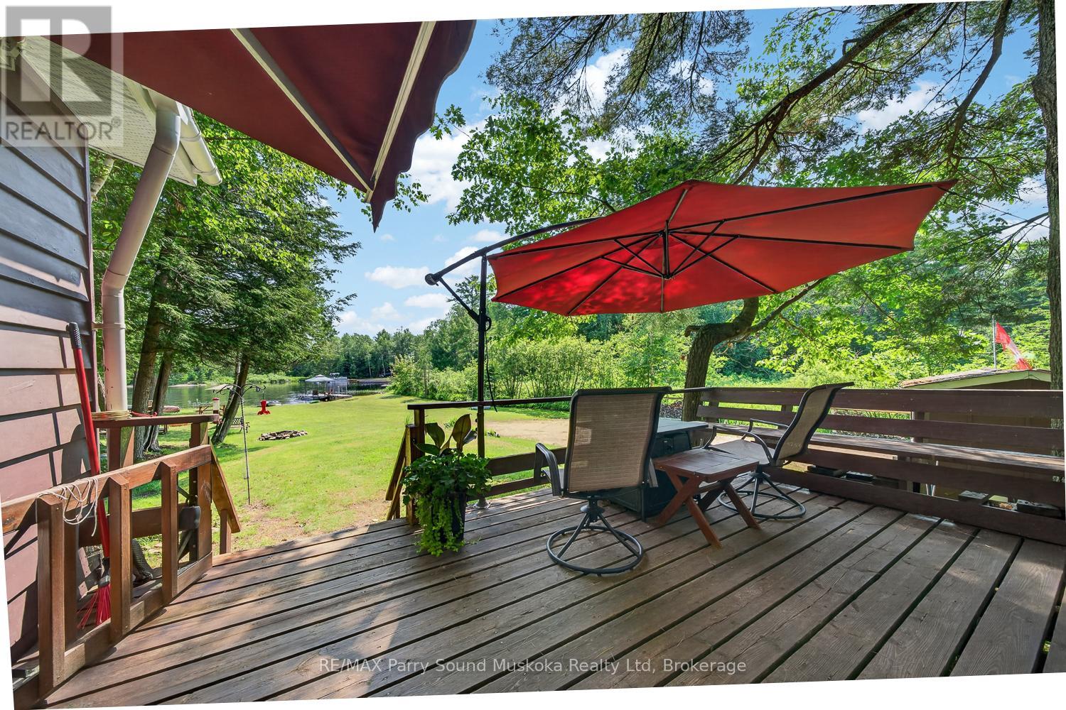 101 Chain Of Lakes Road Property Photo 45