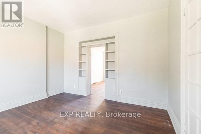 99 Sanford Avenue N Property Photo 3