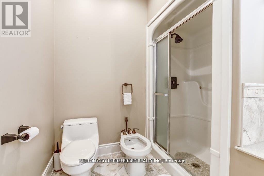 23 - 124 North Centre Road Property Photo 22
