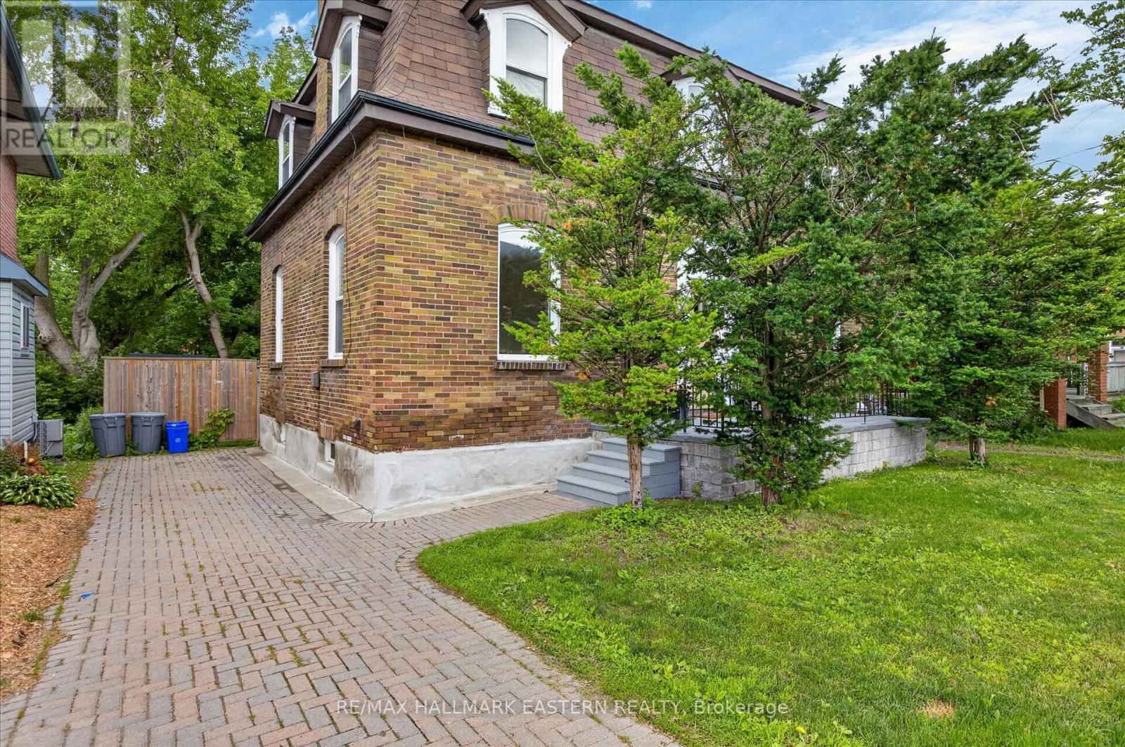 475 Aylmer Street N Property Photo 2
