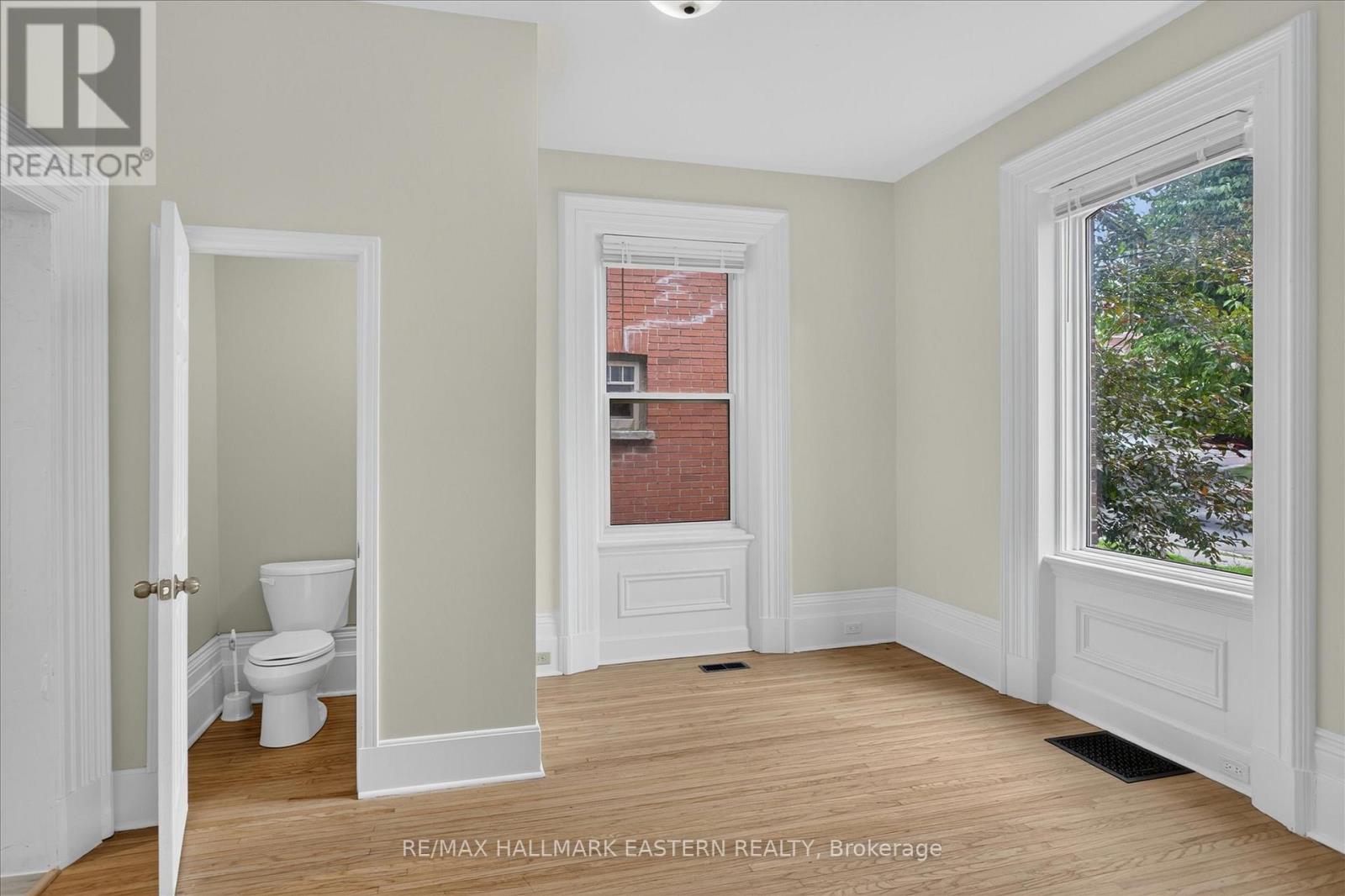 475 Aylmer Street N Property Photo 9