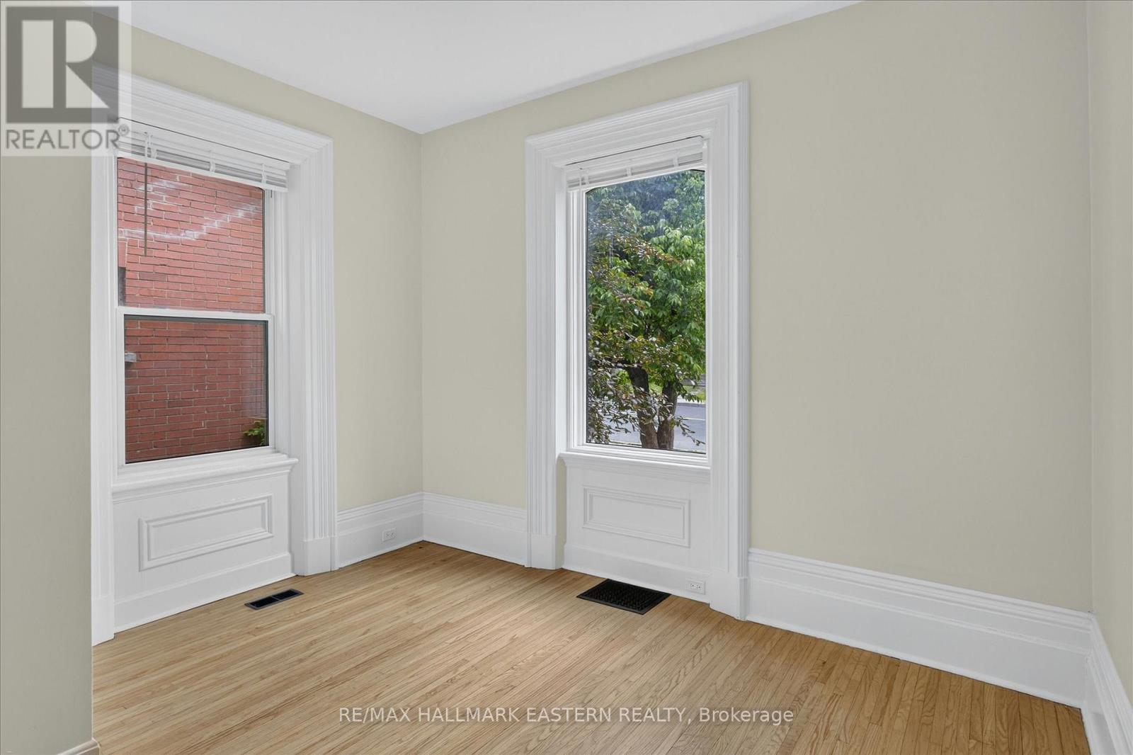 475 Aylmer Street N Property Photo 10
