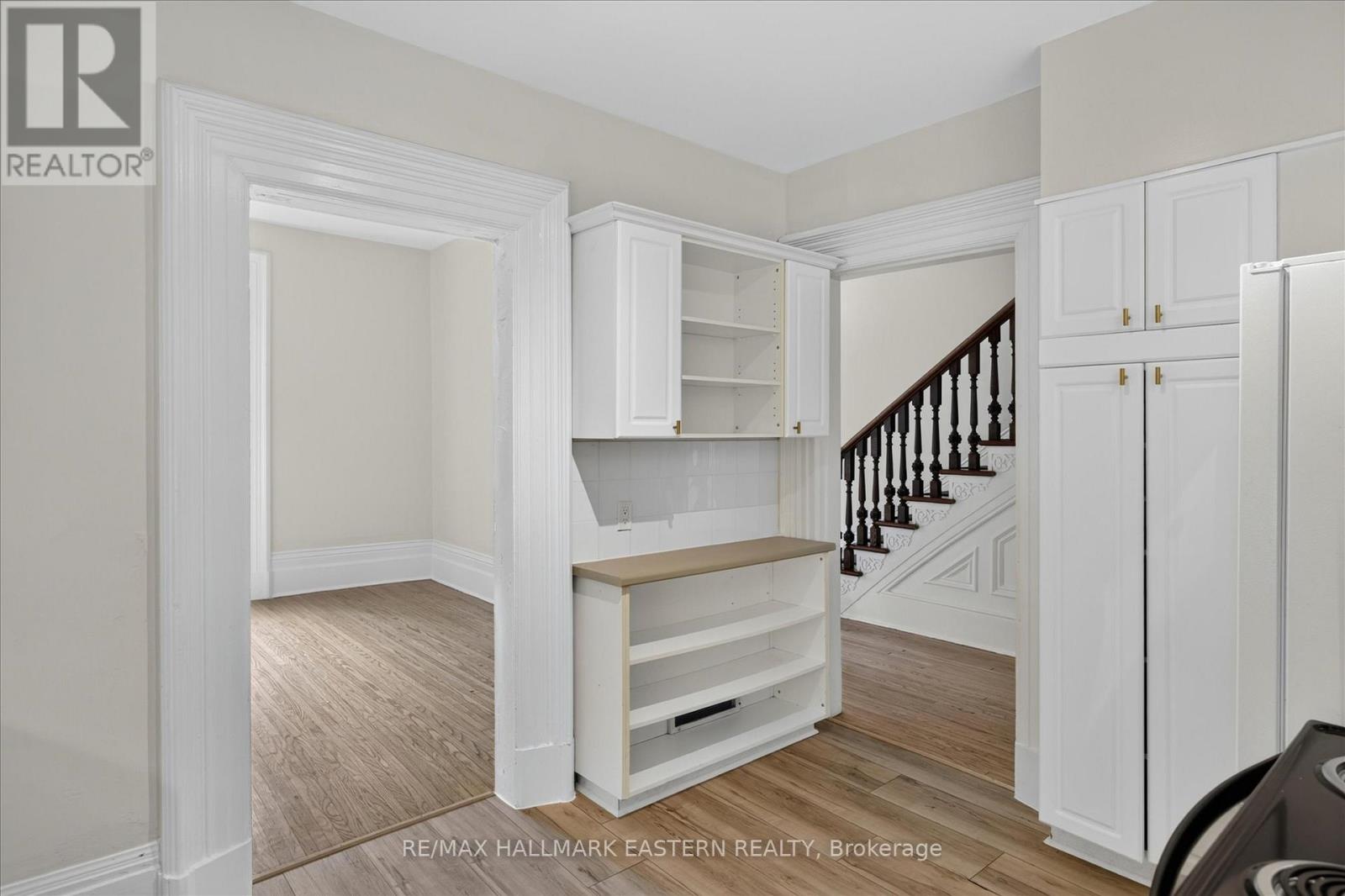 475 Aylmer Street N Property Photo 18