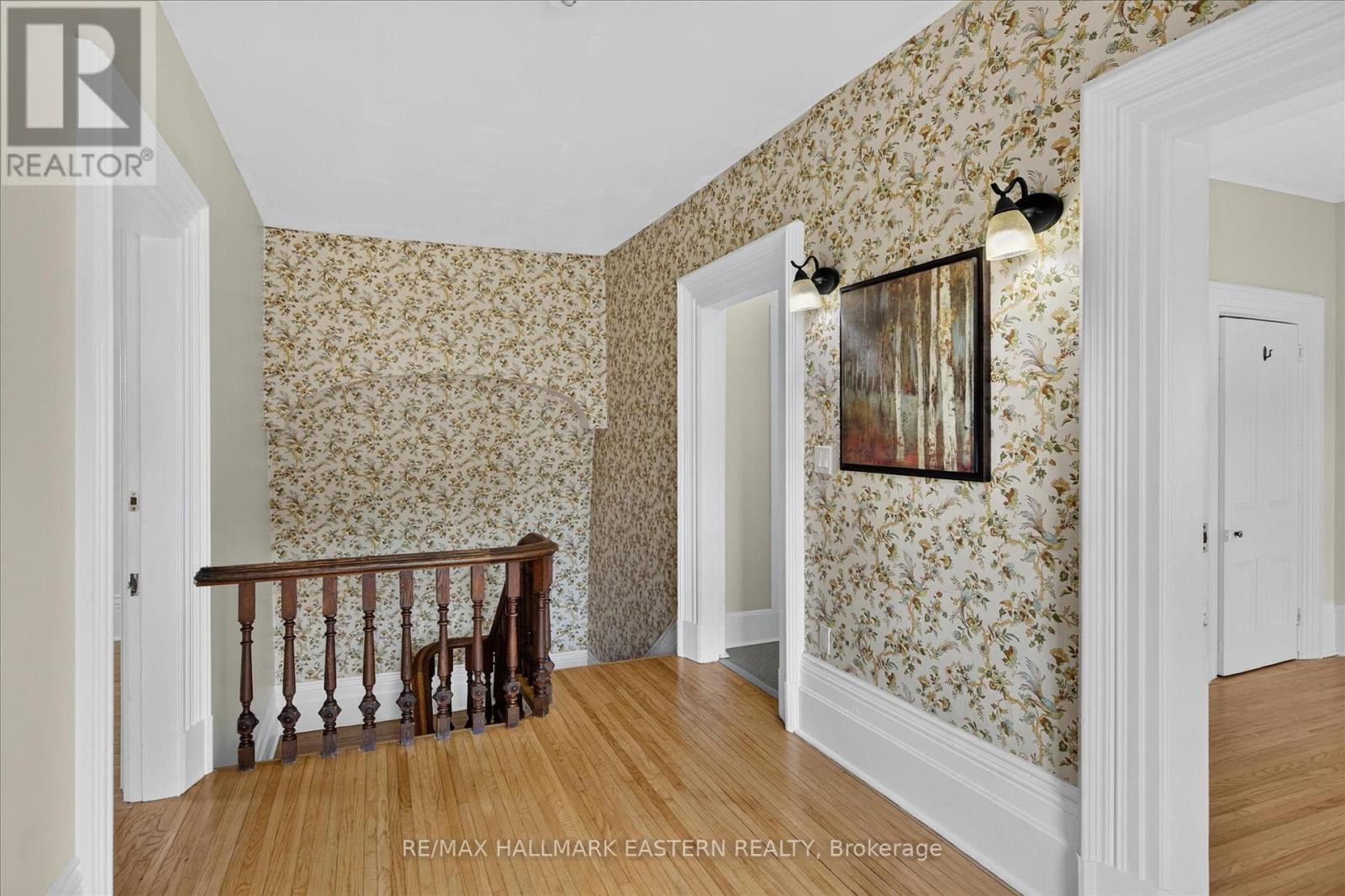 475 Aylmer Street N Property Photo 23