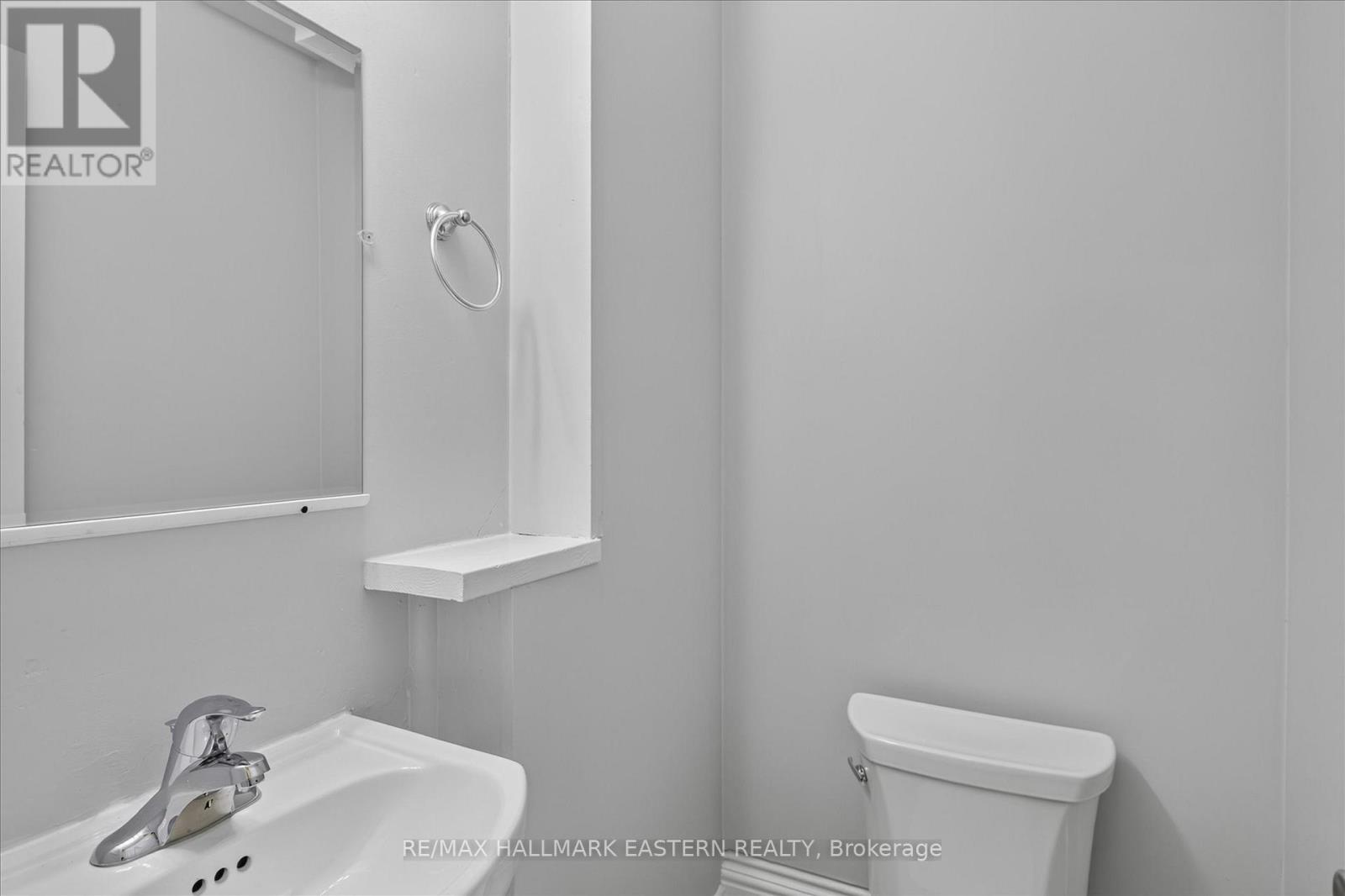 475 Aylmer Street N Property Photo 29