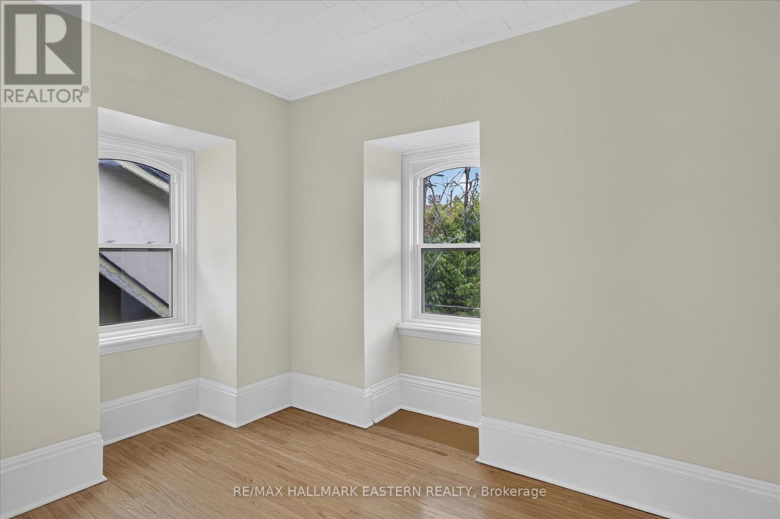 475 Aylmer Street N Property Photo 30