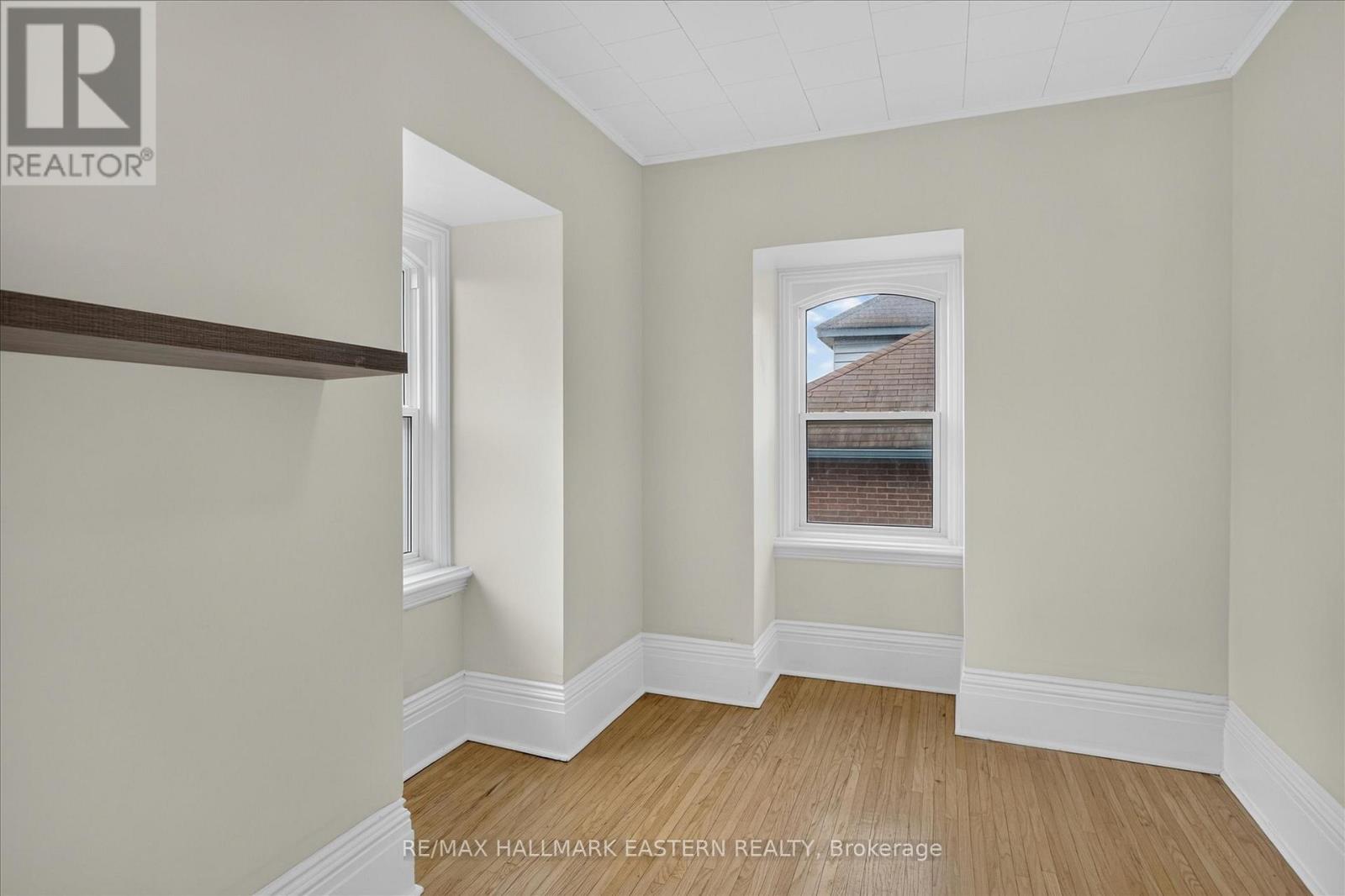 475 Aylmer Street N Property Photo 32