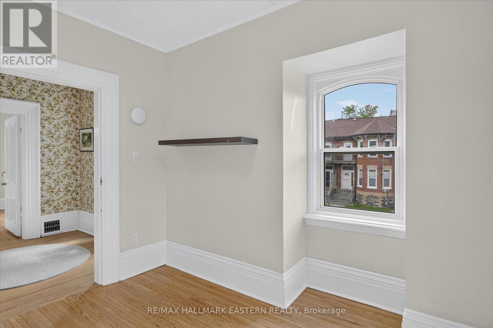 475 Aylmer Street N Property Photo 34