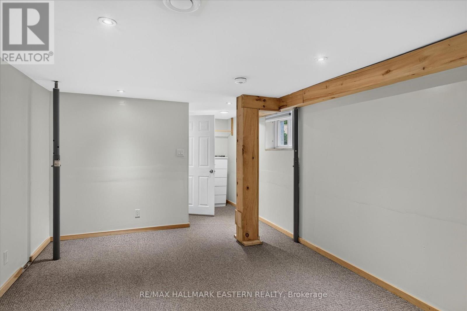 475 Aylmer Street N Property Photo 37