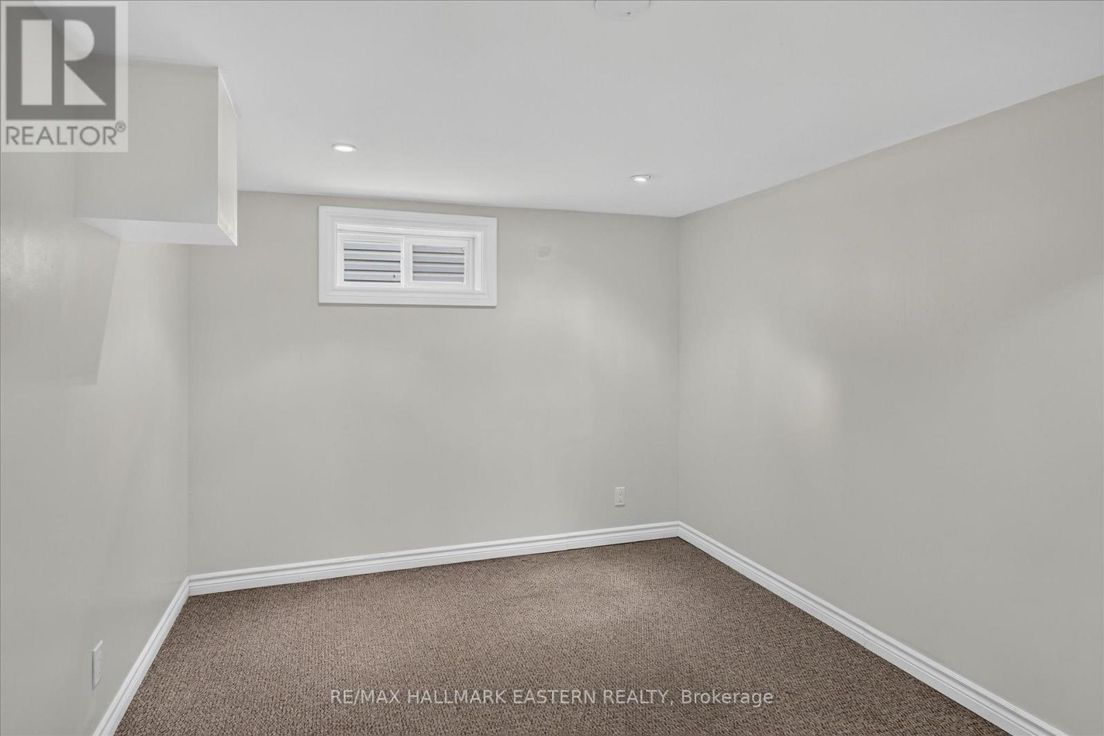 475 Aylmer Street N Property Photo 38