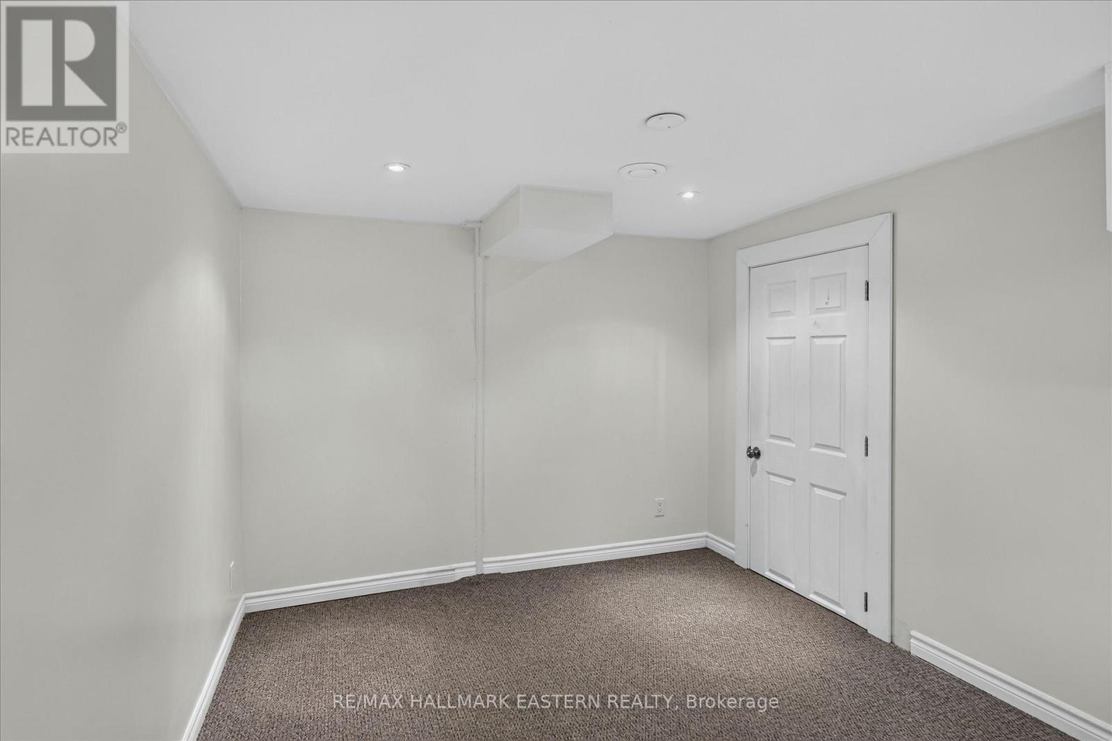 475 Aylmer Street N Property Photo 39