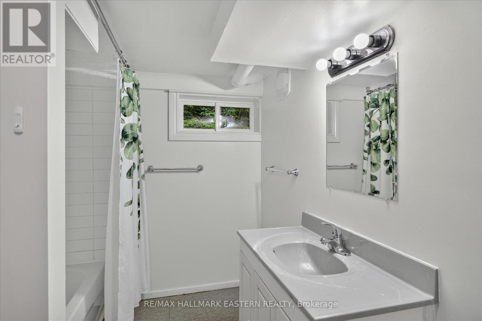 475 Aylmer Street N Property Photo 41