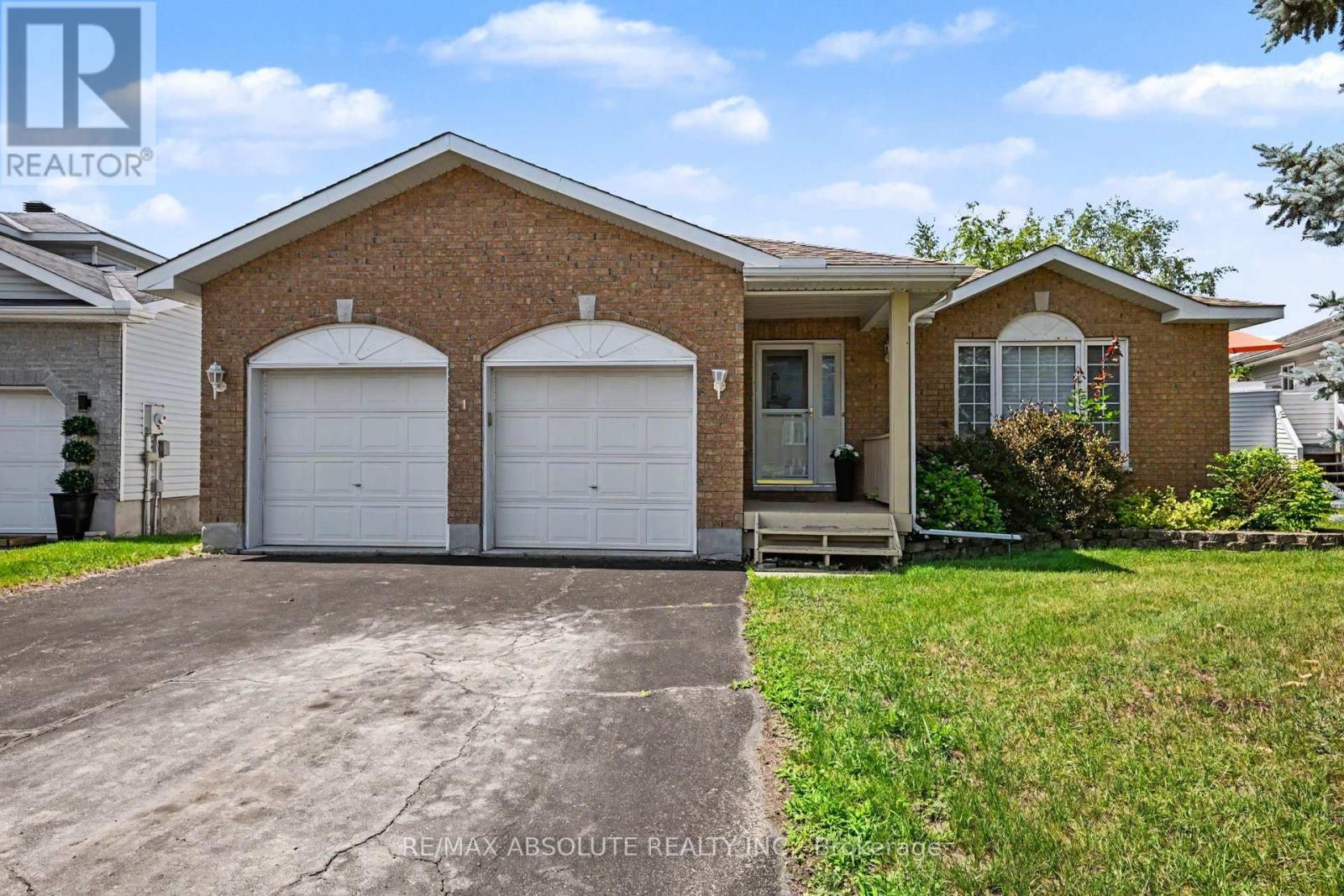 1 RIVER RIDGE CRESCENT Property Photo 1