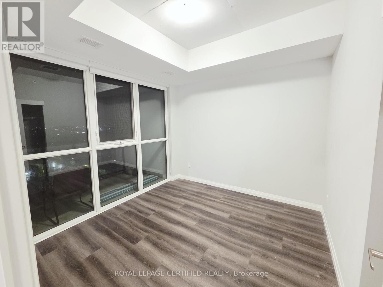 1502 - 108 Garment Street Property Photo 9