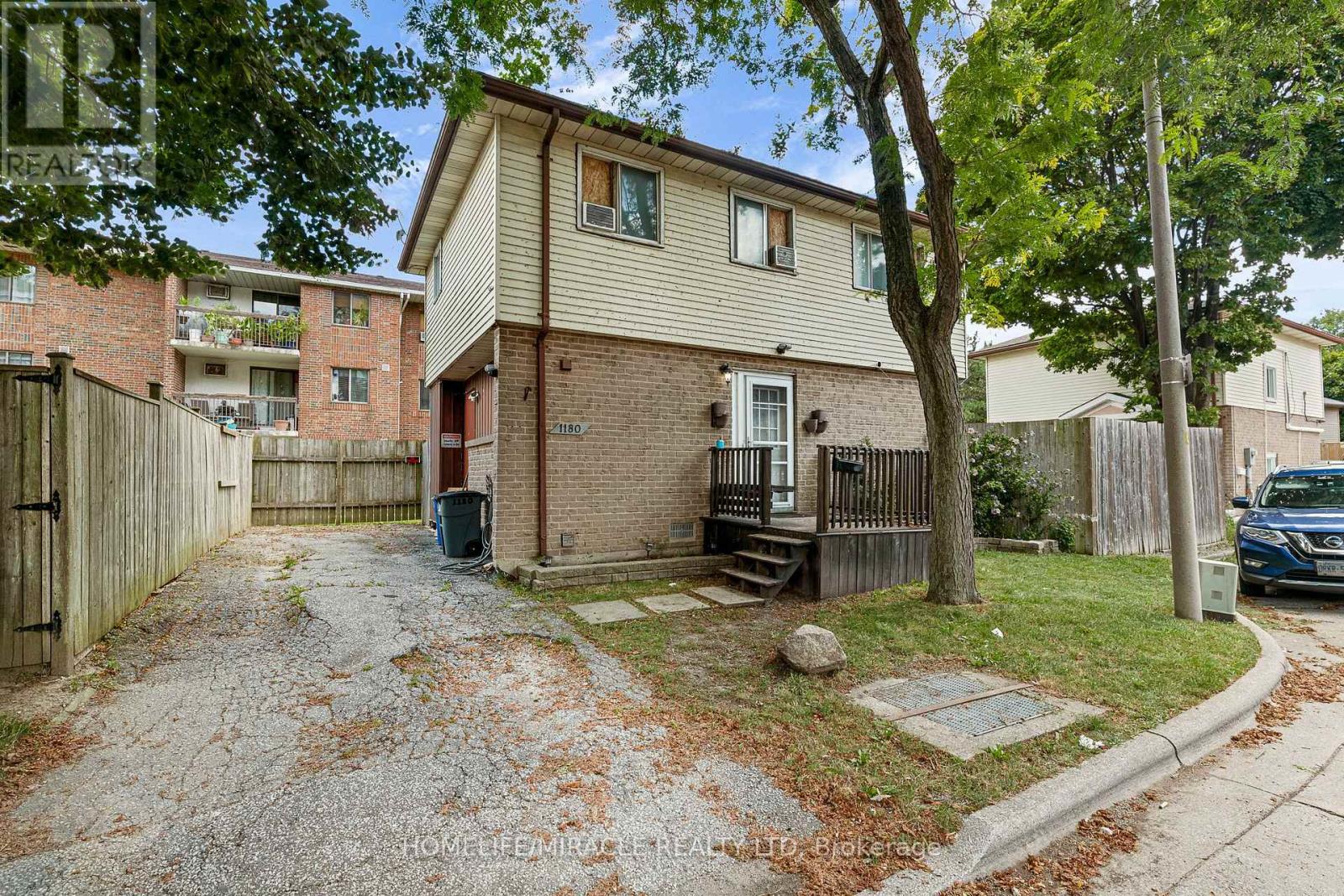 1180 Heathfield Court Property Photo 2