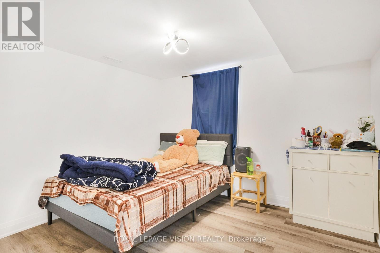 Unit B - 43 Lavinia Street N Property Photo 9