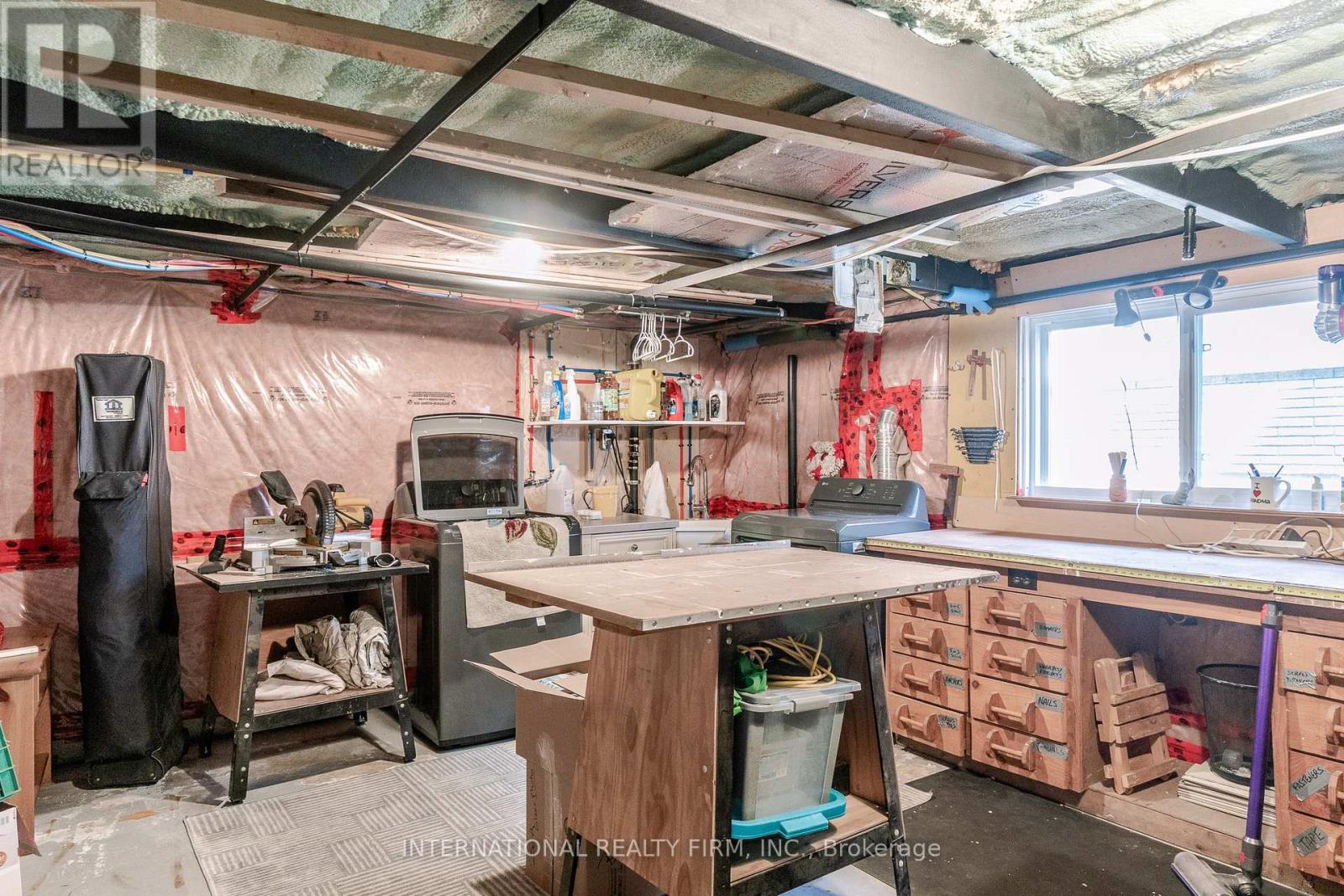 324 Bethune Drive N Property Photo 26