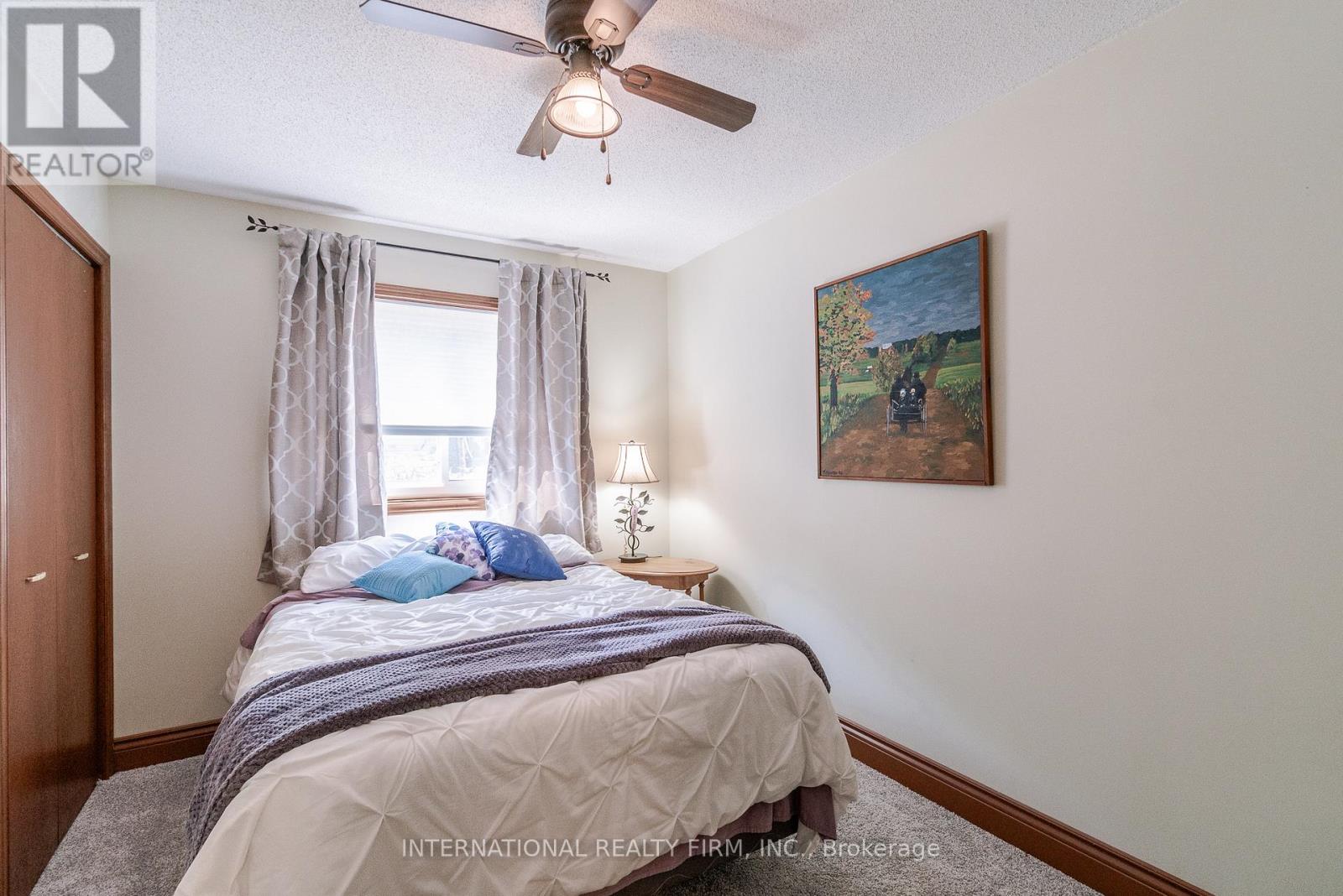 324 Bethune Drive N Property Photo 29