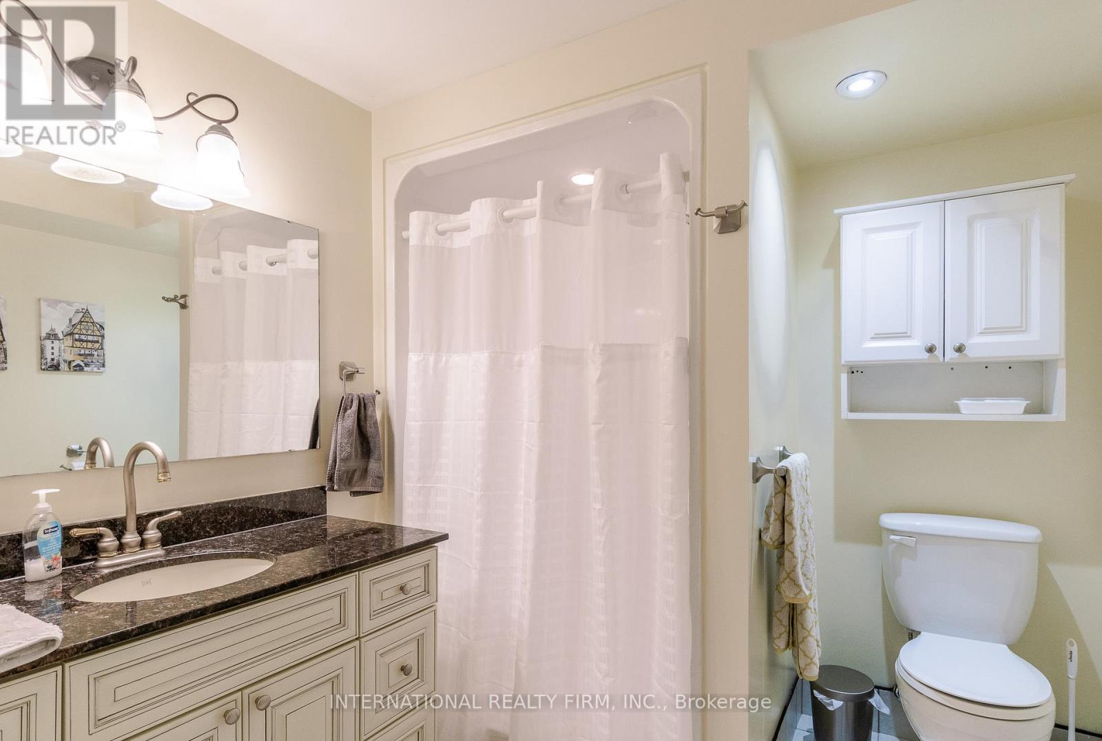 324 Bethune Drive N Property Photo 30