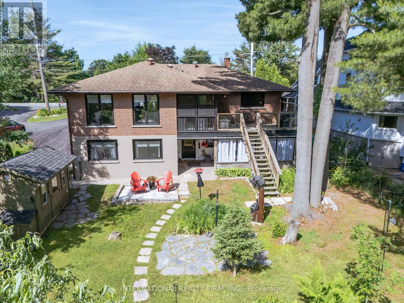 324 Bethune Drive N Property Photo 45