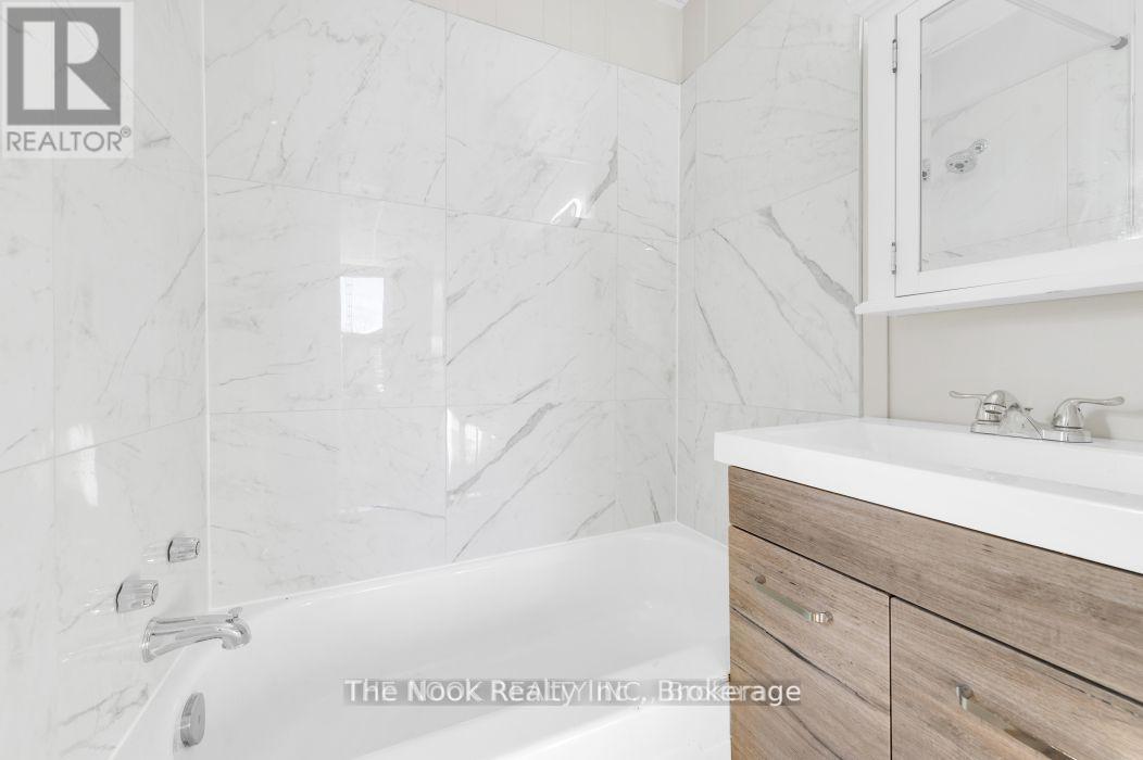 243 Bridge Street E Property Photo 4