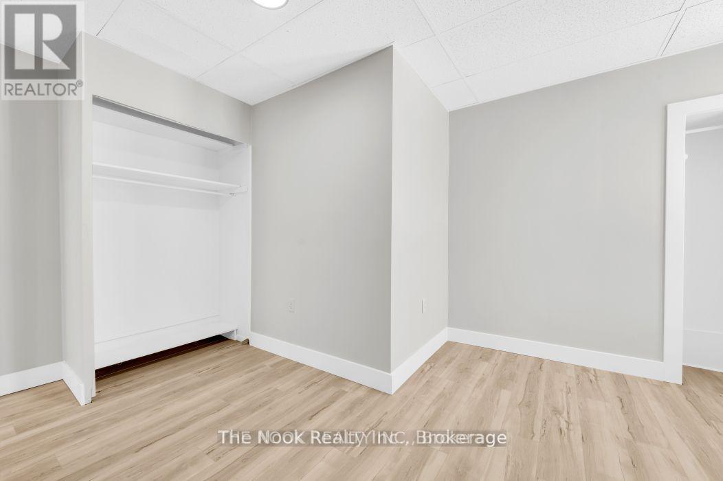 243 Bridge Street E Property Photo 5