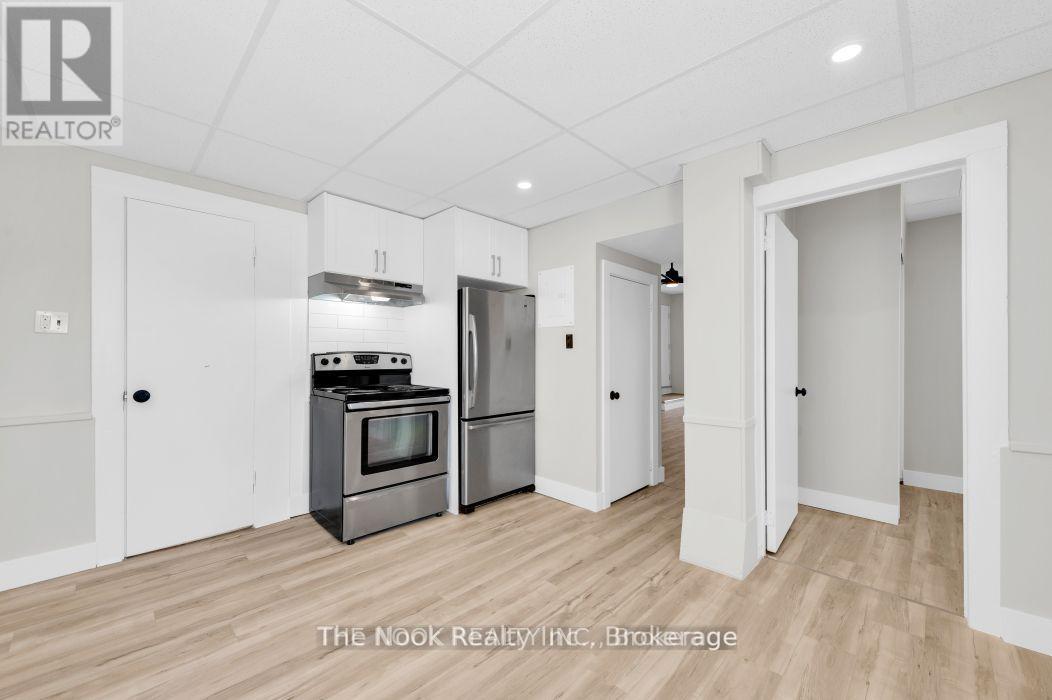 243 Bridge Street E Property Photo 7