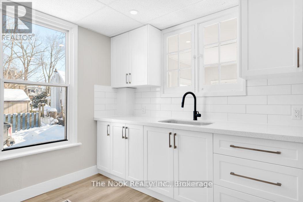 243 Bridge Street E Property Photo 8