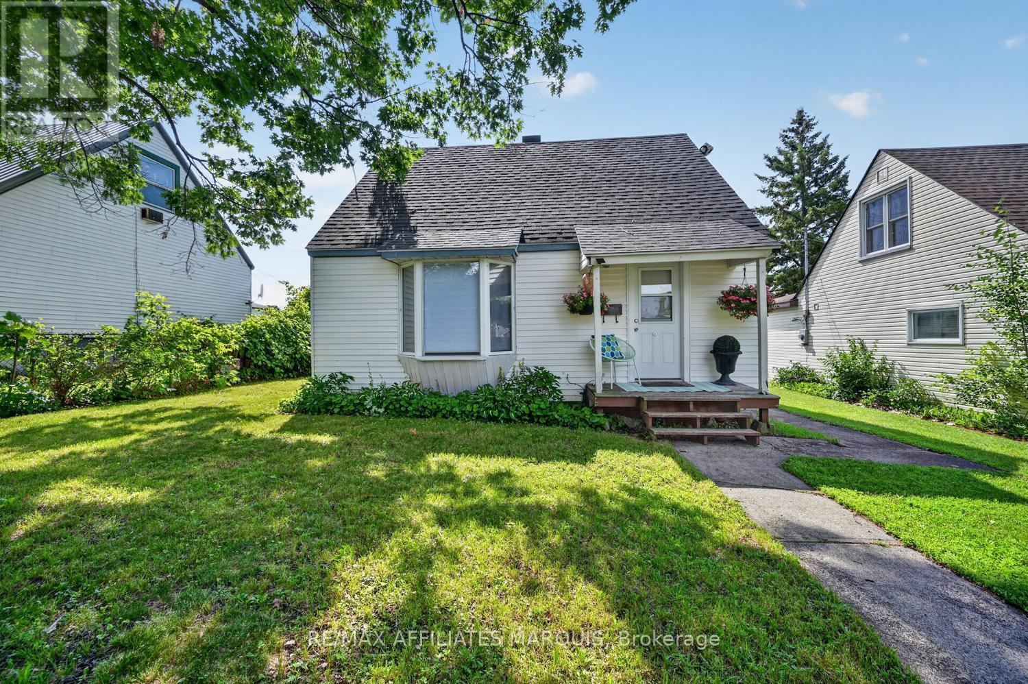 12 Churchill Crescent Property Photo 6