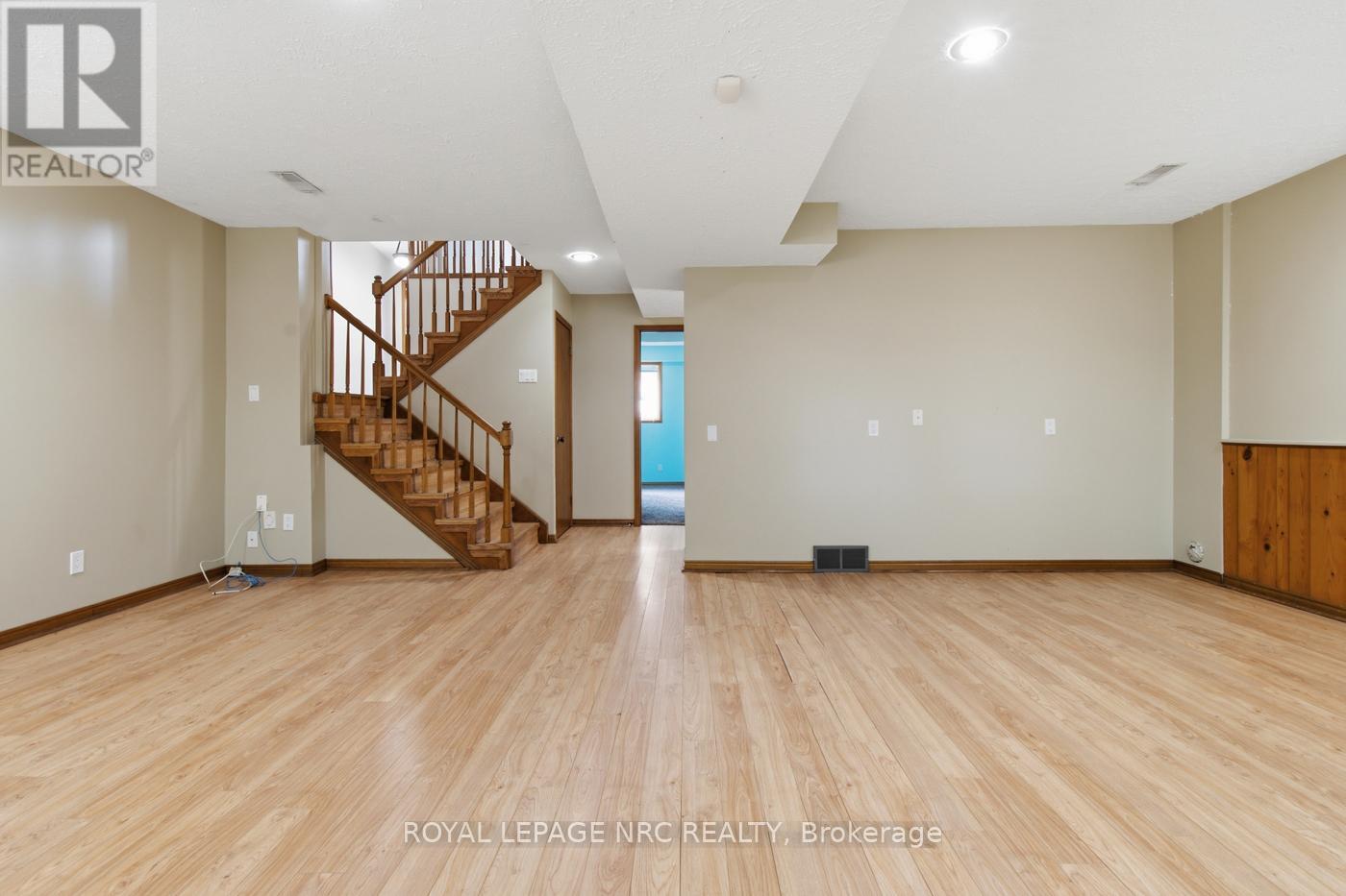 12 Harvest Oak Drive Property Photo 16